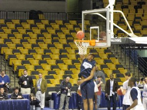 Dante Cunningham makes it look easy
