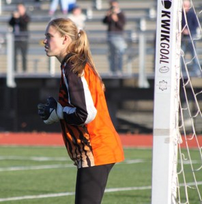 ipswes soc Hannah waits in goal 11-13-10