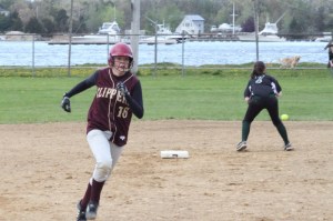 pene Molly Rowe heads for third as Sarah Dickinson gets throw 5-11-11