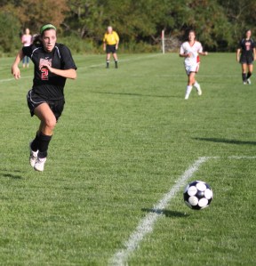 naam Pam Coufos 2 heads for net 9-27-11