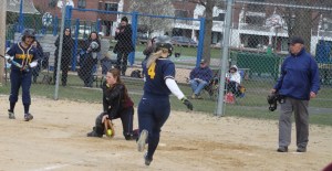 lyne A8 Lauren Singer has ball - Julia Goldstein heads for plate