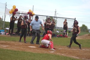 amne A6 Cassie Schultz waits for Casey Barlow to arrive