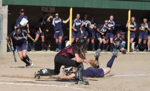 grfr A13 Maggie McConkey dives across with first Raider run