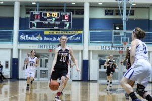 Allison Chadburn (12 points) on the break