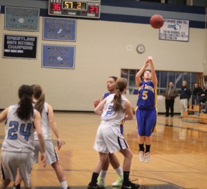 Jasmine Lemus (8 points) takes a shot