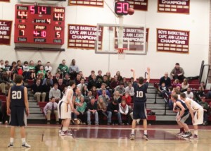 James Foye (23 points) gives the Generals the lead in the last minute