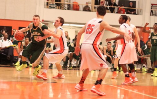 Eraldo Custodio (16 points) had ten points in the first quarter