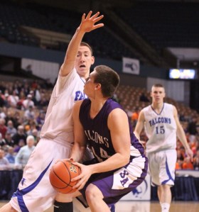 Vinny Clifford (11 points) guards David Longstreeth