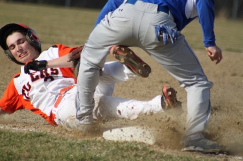 Alex Amoroso out at third 