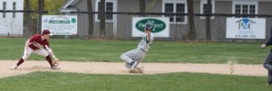 Second baseman Brian Fiascone took Mike Sweeneys throw and waits for baserunner Craig Carter