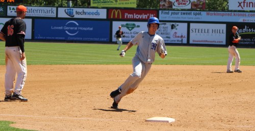 Chris Embree rounds third 