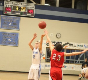 Cam Armand (16 points) had four long ones