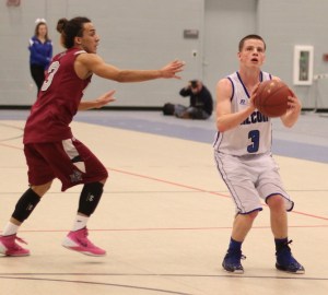 Mark McCarthy (17 points) finds an open look