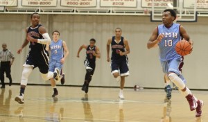 Daquon Ervin (15 points) on the break