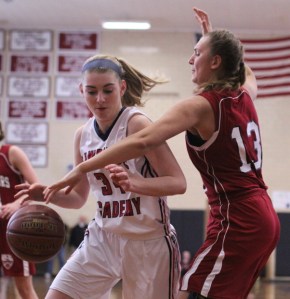 Carli Citrano reaches in against Elise Bojanowski