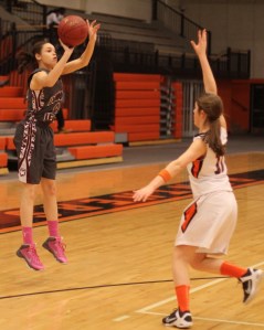 Catherine Stinson (19 points) hit four long ones