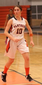 Natalie Mellinger (17 points) hit five long ones