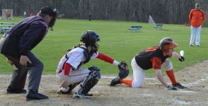 Dan Bennett strikes out to end the game