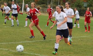 Julia Quinn dribbles ahead