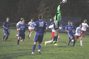 Lakers GK Michael Rust saw plenty of shots.
