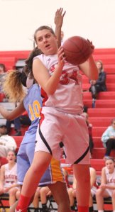 Taylor Iorfino (10 points) gets a rebound