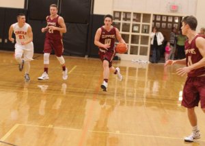 Dan Baribeault (#10) eyes an open teammate