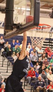 Nathan Hale (16 points) finishes