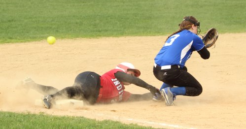 Zoe Fitzgerald gets third as throw escapes Brenna Donoghue