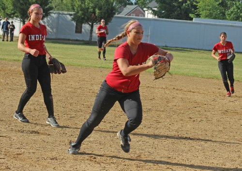 Zoe Fitzgerald races to first with the final out.