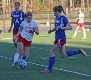 Julia Bousquet between Andrea Nelson and Isabella Bourque