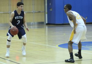 Matt Kronenberg (19 points) defended by Charles Mitchell