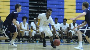 Victor Billups (19 points) sees an opening