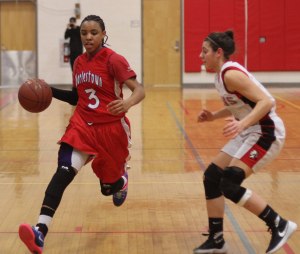 Maddie Napoli guards Rae Miles-Willis