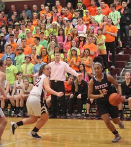 Maritza Scott (10 points) finds an opening