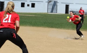 2B Lauren Fedorchak looks for the handle in the first inning