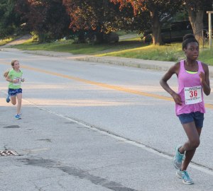 Sahtia Ellison (3rd female) and Amelia Bommer (4th female)