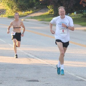 Brian Ladd about to catch Arno Bommer for 6th place