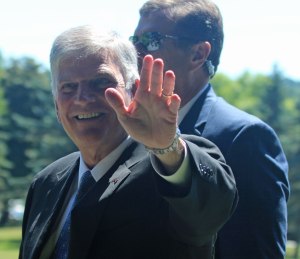 Franklin Graham on his way to the stage in Augusta