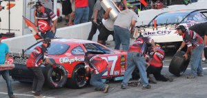 Wayne Helliwell pits for tires