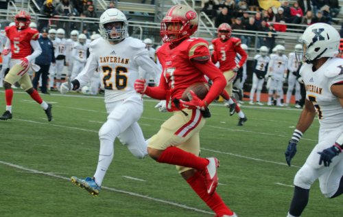 David Zorrilla (17) off on a huge gain (56 yards) after catching a Jordan McAfee pass in the second quarter.