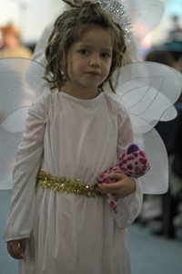 xhc-a24-angel-with-toy