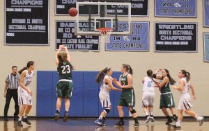 Kaitlyn O'Connell hits a third-quarter three