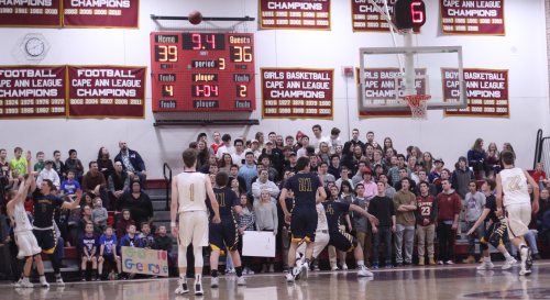 Nick Rogers (18 points) ends the third quarter with a three