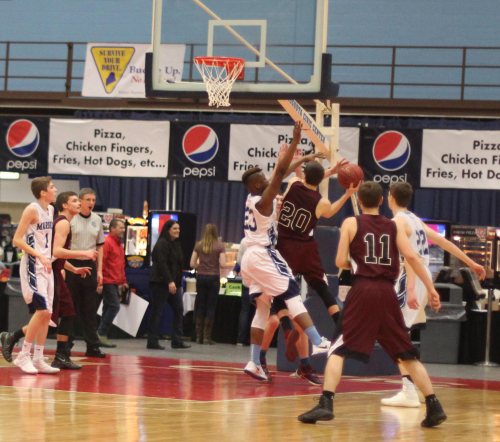 Zach Hartsgrove (17 points) defended by Leo Reid