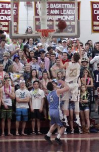 Brendan Powers gets two of his eighteen third quarter points